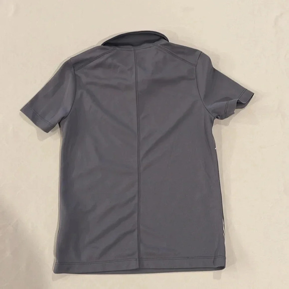 Nike Golf Boy's Essential Graphic Polo Size Small worn once EUC - Picture 3 of 3